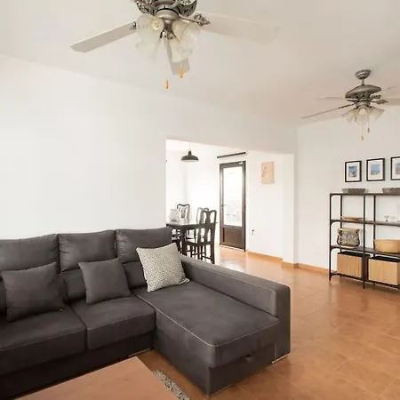 Ferienhaus Casa Marlay Spacious, Heated Pool, Bbq & Fast Wi-fi Only 15 Minutes Walk To Town