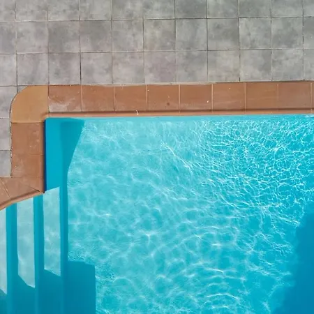 Tatil Evi Casa Marlay Spacious, Heated Pool, Bbq & Fast Wi-fi Only 15 Minutes Walk To Town *