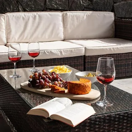 Casa Marlay Spacious, Heated Pool, Bbq & Fast Wi-fi Only 15 Minutes Walk To Town Playa Blanca