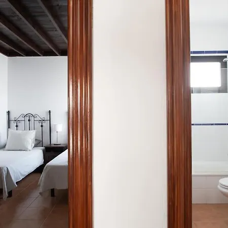 Casa Marlay Spacious, Heated Pool, Bbq & Fast Wi-fi Only 15 Minutes Walk To Town Playa Blanca