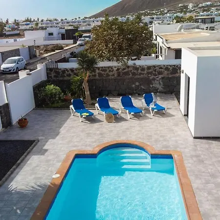 Casa Marlay Spacious, Heated Pool, Bbq & Fast Wi-fi Only 15 Minutes Walk To Town Ferienhaus *