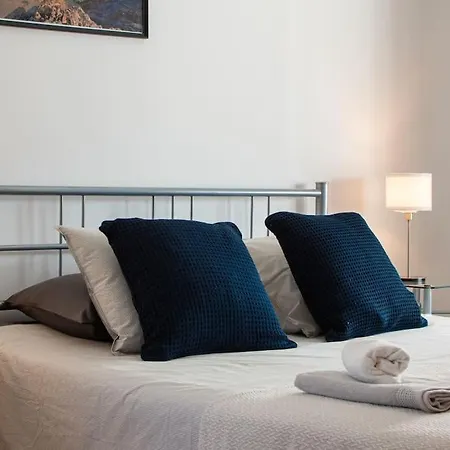 Casa Marlay Spacious, Heated Pool, Bbq & Fast Wi-fi Only 15 Minutes Walk To Town * بلايا بلانكا